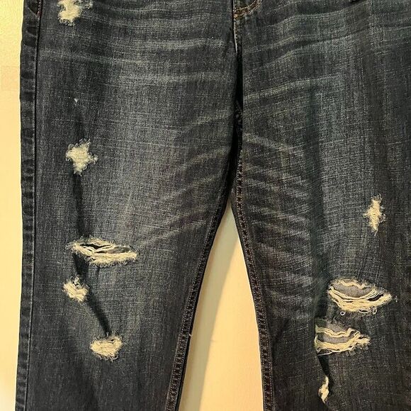Abercrombie & Fitch Women's Casual Distressed Boyfriend Straight Jeans SZ 10R - Picture 5 of 5